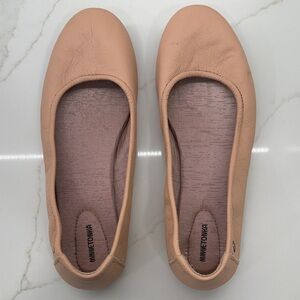 Minnetonka Women's Blush Flats